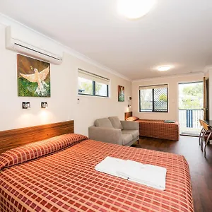 Cypress Pines Studio Villas Holiday park